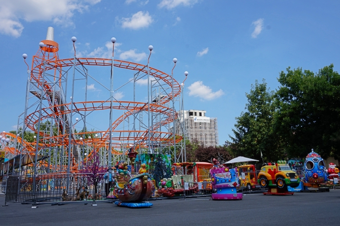 Bukarest, Romania ja lasten kanssa matkustaminen. Parhaat leikkipuistot ja huvipuistot!