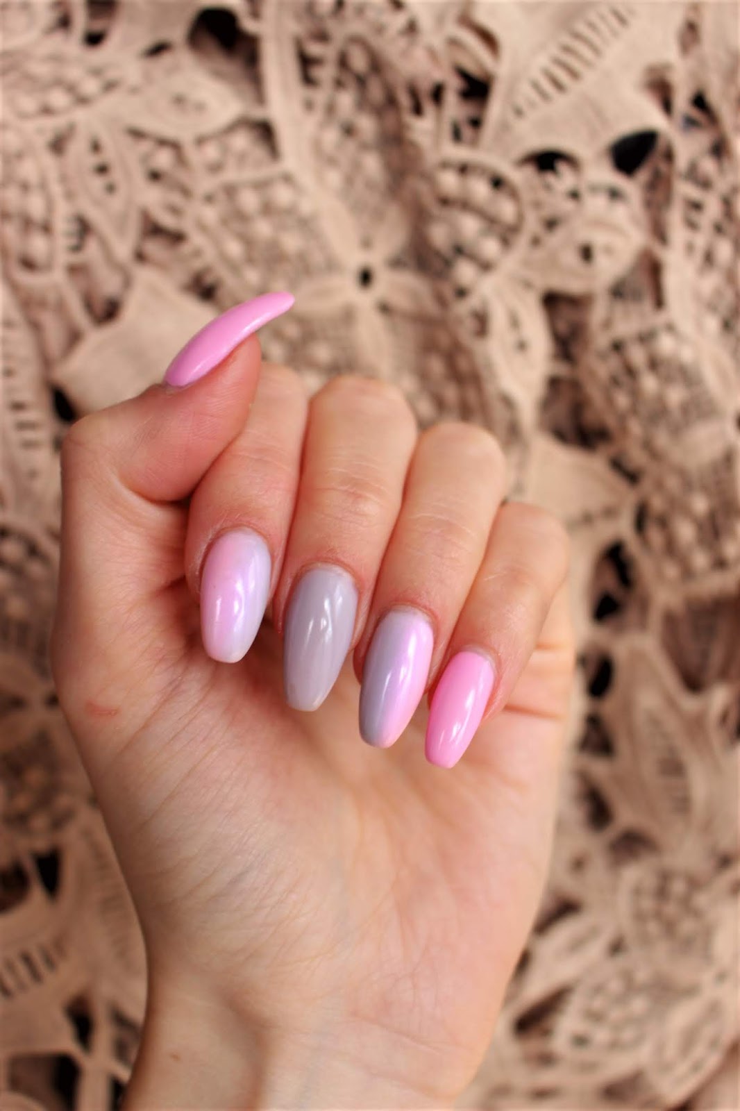 Soft Grey and Pink Ombre Nails - Sinnamona