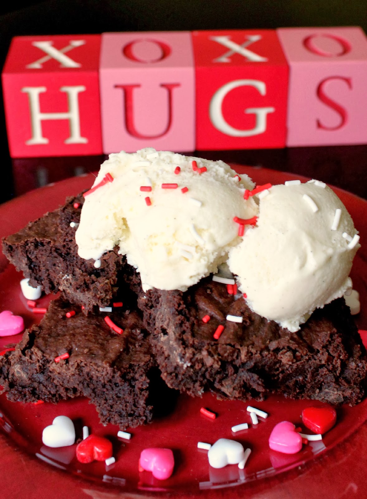 This Woman Cooks Classic Fudge Brownies a La Mode