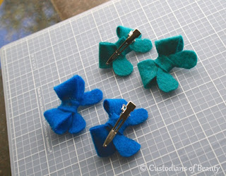 DIY Felt Bows | by CustodiansofBeauty.blogspot.com