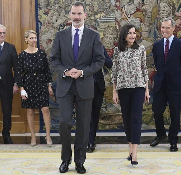 Queen Letizia received representatives of SOS Children's Villages of Spain and Atresmedia. Zara chain print double ruffle blouse