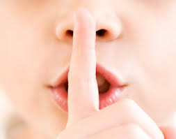 Silencio silencio-secreto-papa-noel-no-existe-navidad-regalos