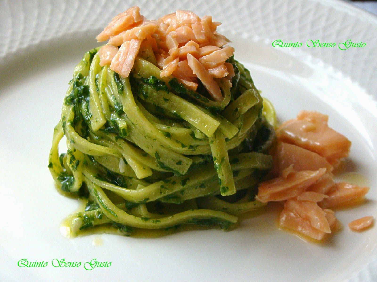 Rotolini al salmone affumicato, philadelphia e rucola Cotto e Postato