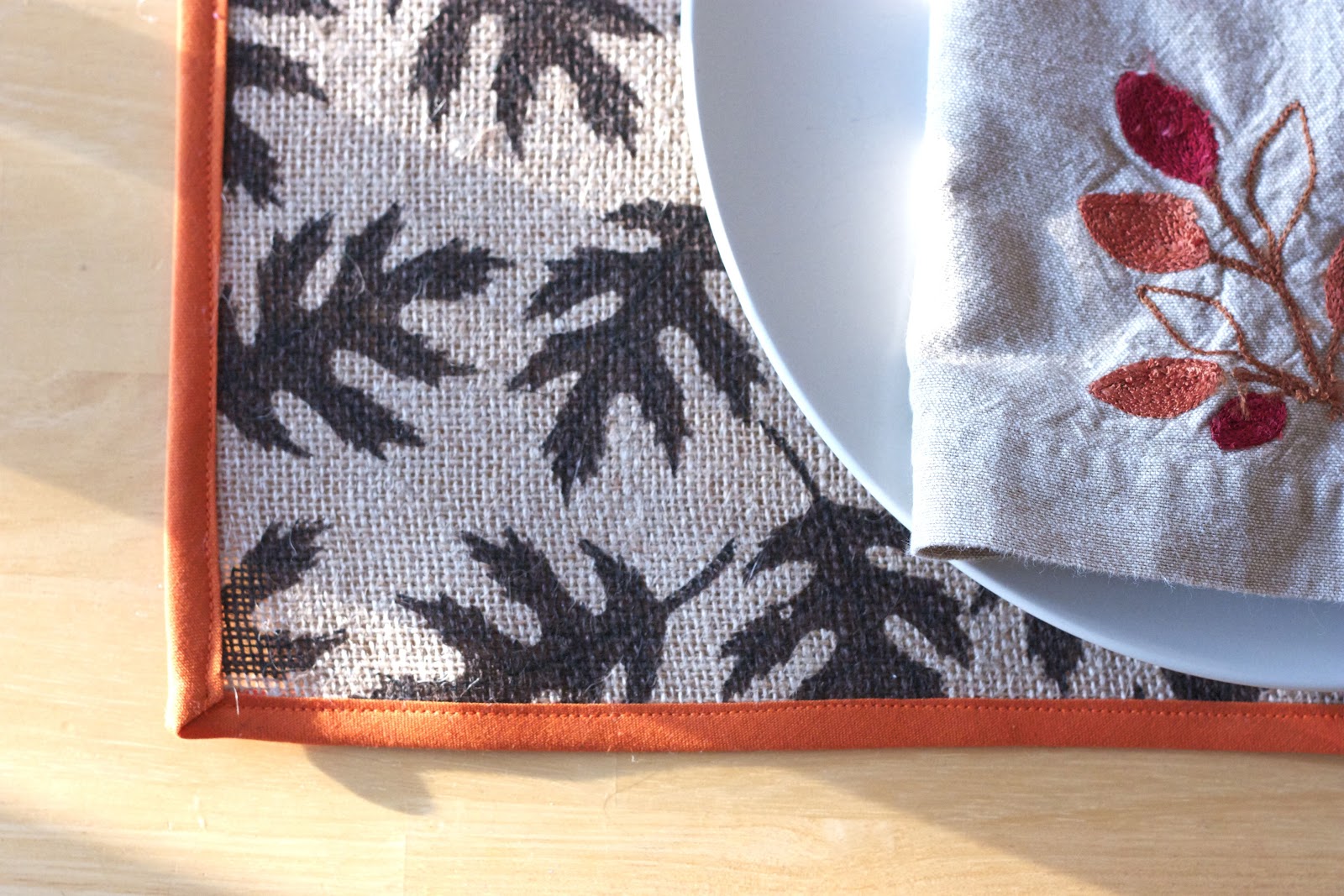 Zaaberry Burlap Placemat Tutorial