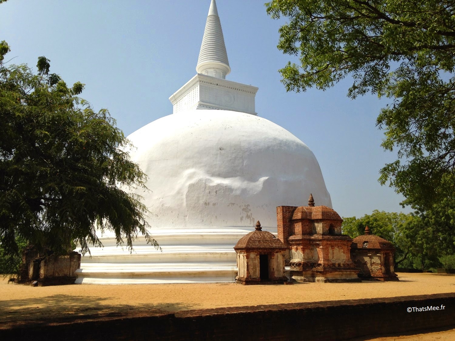 dagoba Stupa de Polonnaruwa Sri-Lanka stuppah triangle culturel 