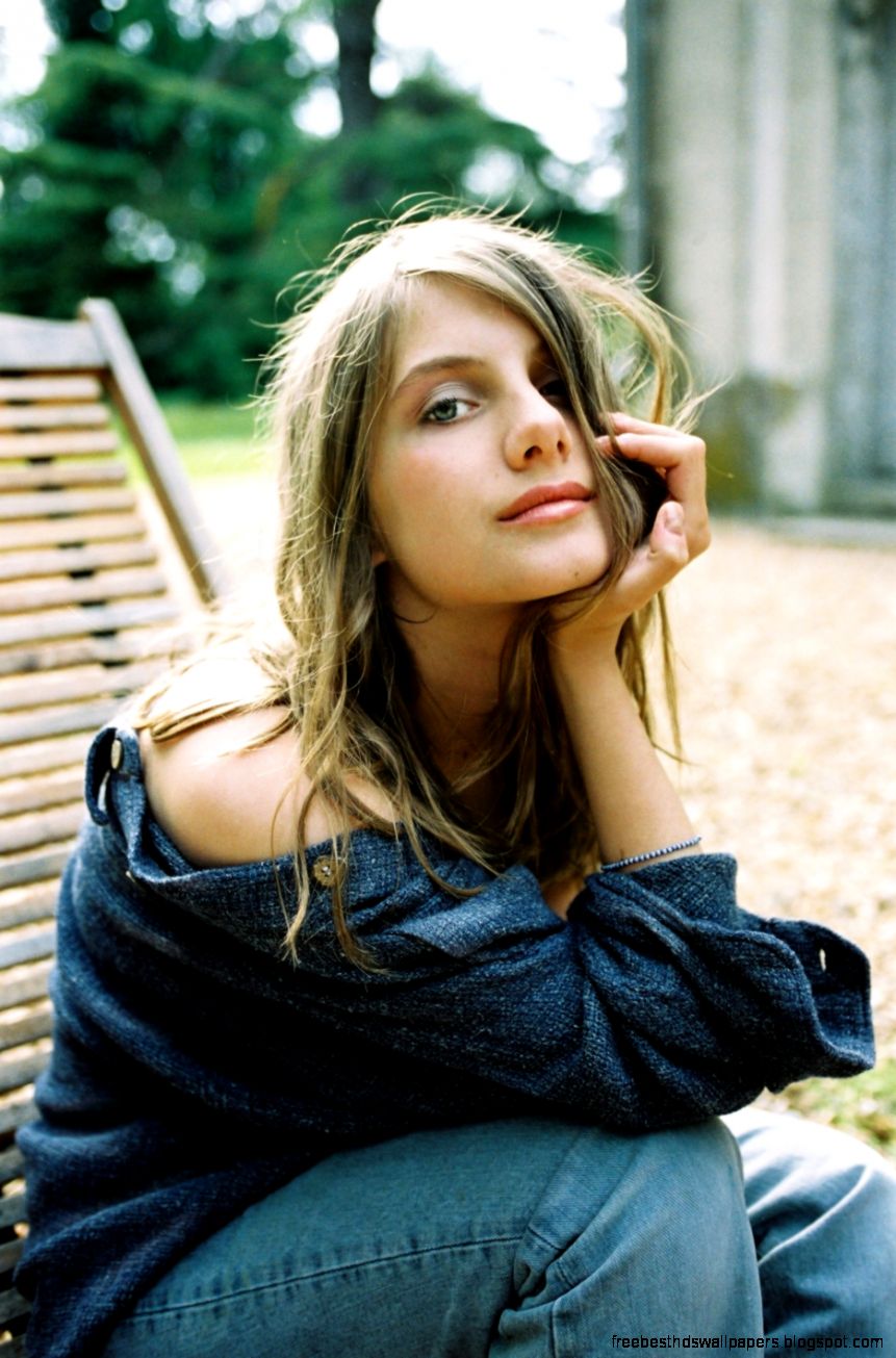 Melanie Laurent photo pics wallpaper   photo 408283
