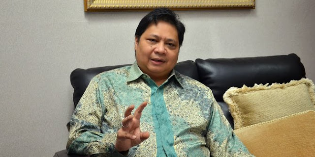Jabatan Airlangga Hartarto dan larangan Jokowi Jabatan Airlangga Hartarto dan larangan Jokowi