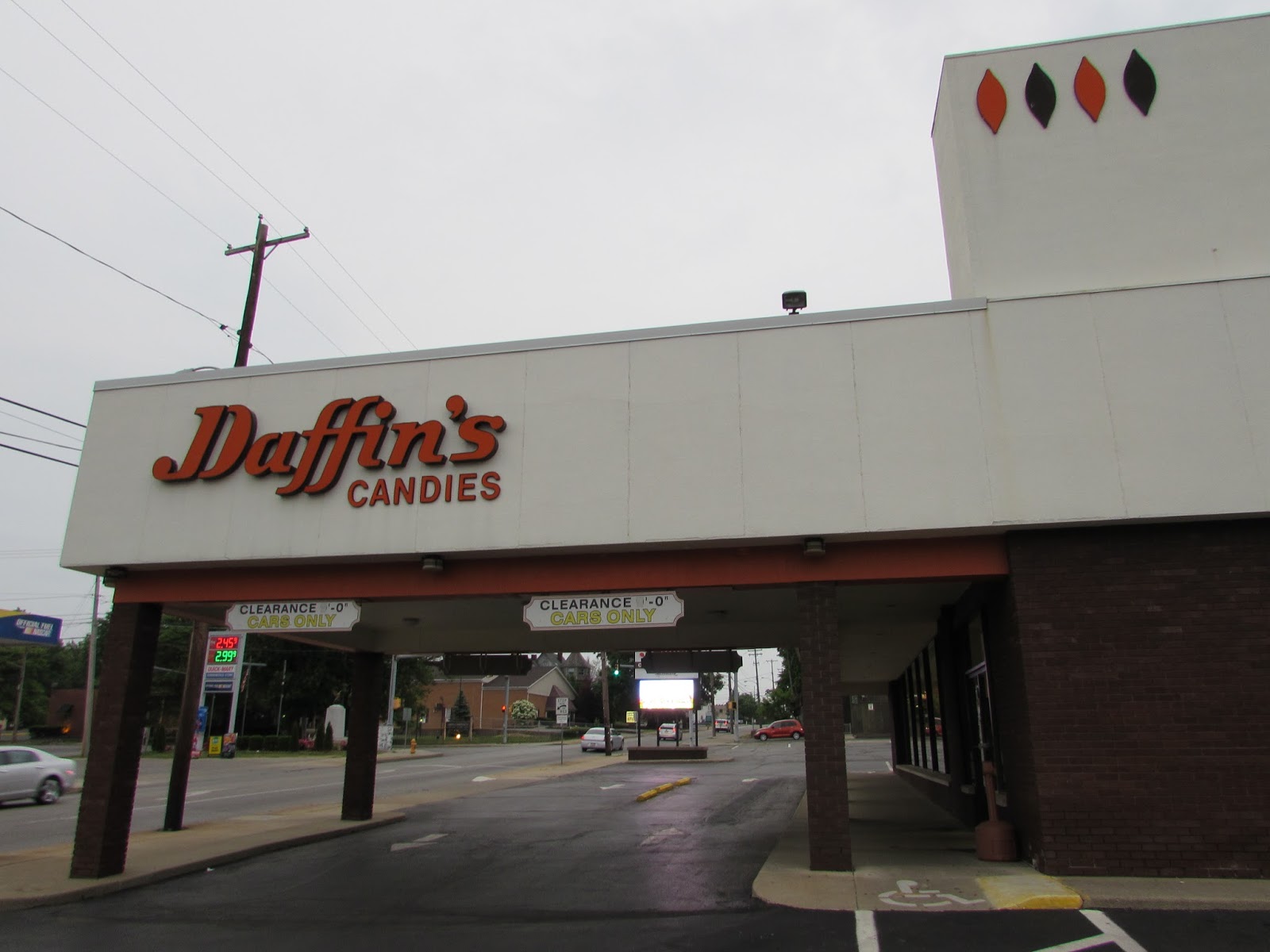 Daffin's Candies The Chocolate Kingdom at the "World's Largest Candy