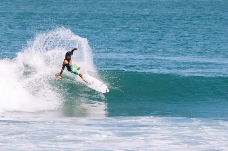 SEDERHANA: Pengalaman Belajar Surfing Di Pantai Kuta