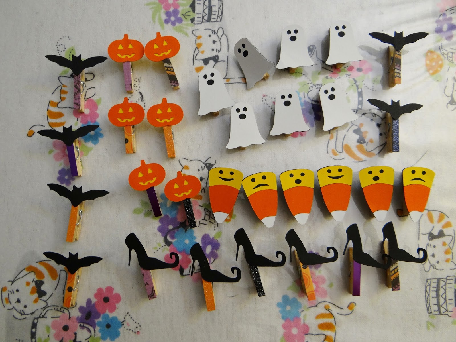 Amber's Craft a Week Blog Halloween Clothespins