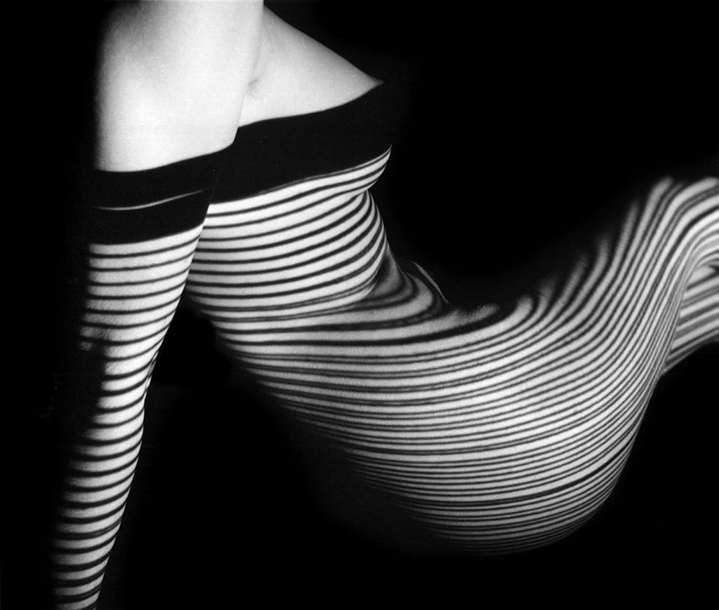 [Imagen: desnudos-sombras-arte-fotos-modelos-mujeres_03.jpg]