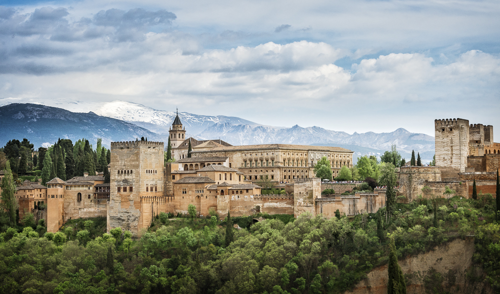 Новая гранада. Гранадский эмират дворец Альгамбра. Королевство Гранада Испания. Альгамбра Гранада Испания 13-14 век. Альгамбра. XIV век.