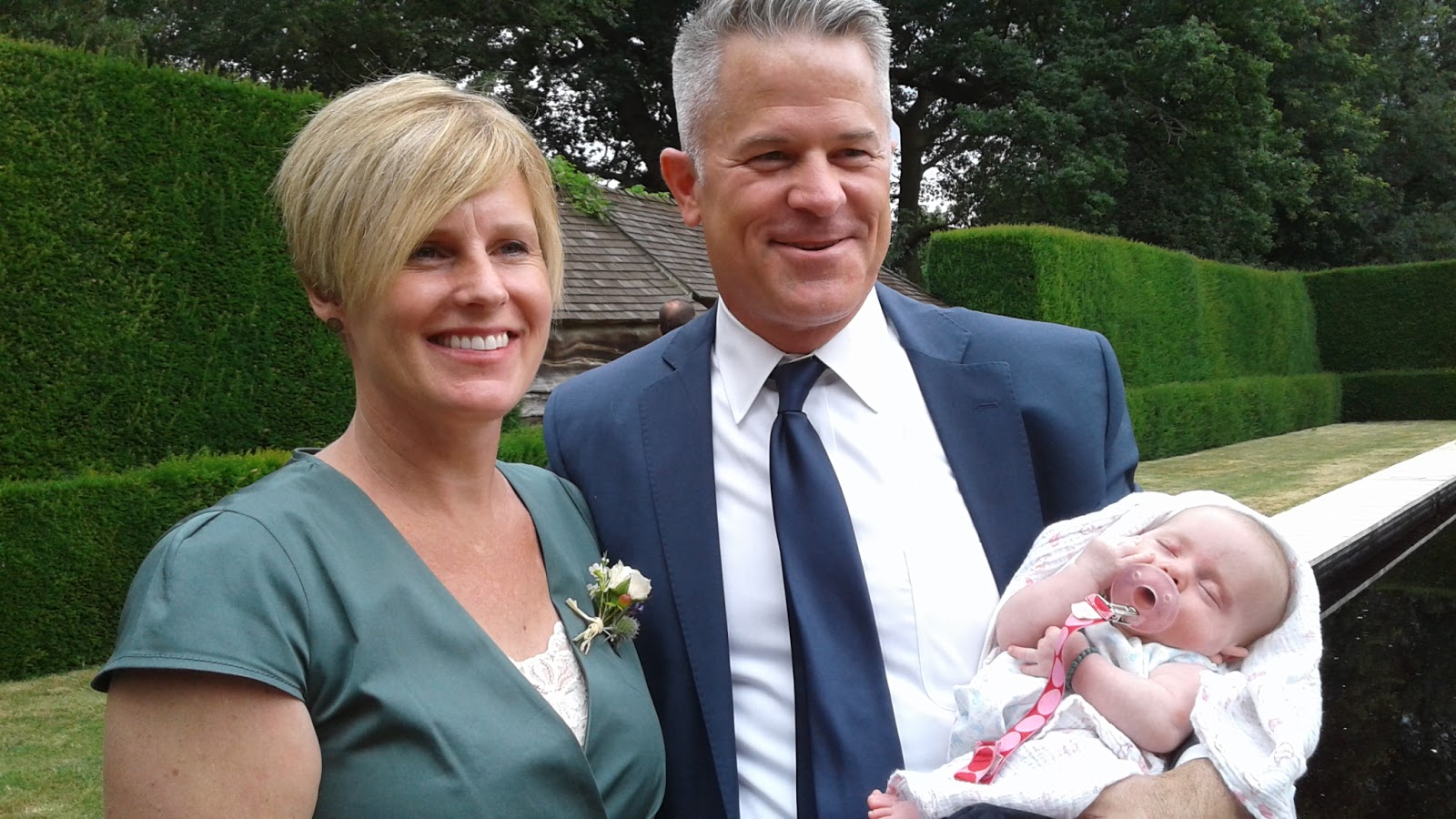 Miriam's Moments Joyous Wedding in the English countryside