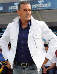 A UN PASO DE BOCA