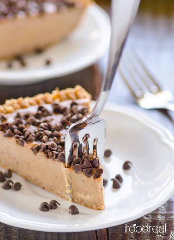 Clean No Bake Peanut Butter Pie - Healthy no bake pie made with bananas, peanut butter, nut crust & chocolate chips.