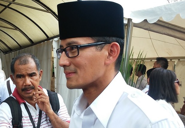 https://3.bp.blogspot.com/-nxrpZu3cTJ0/Vr6LFXfFj0I/AAAAAAAAAJQ/mW-ebyp-EY4/s640/prabowo-sapa-khusus-sandiaga-uno-saat-ultah-gerindra-X5Z4uUZV6g-e1455213590213.jpg