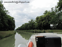 Paseo en barco por el Canal de Deux Mers