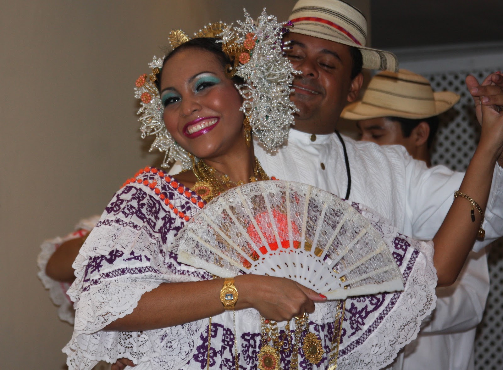 Panama Touring The National Dress