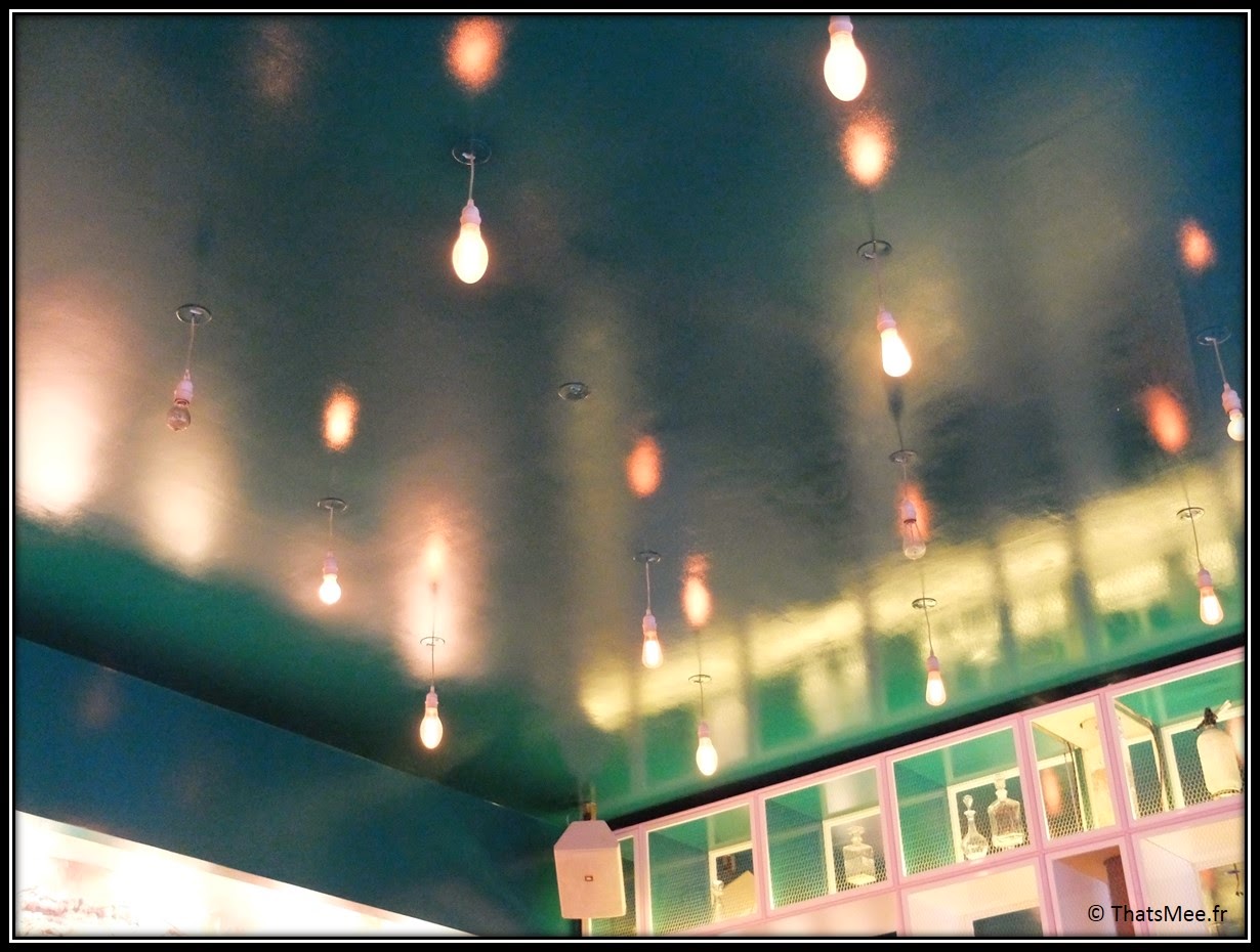 ciel étoilé LED ampoues plafond couleur vert canard, restaurant Loup rotisserie Paris rue du Louvre