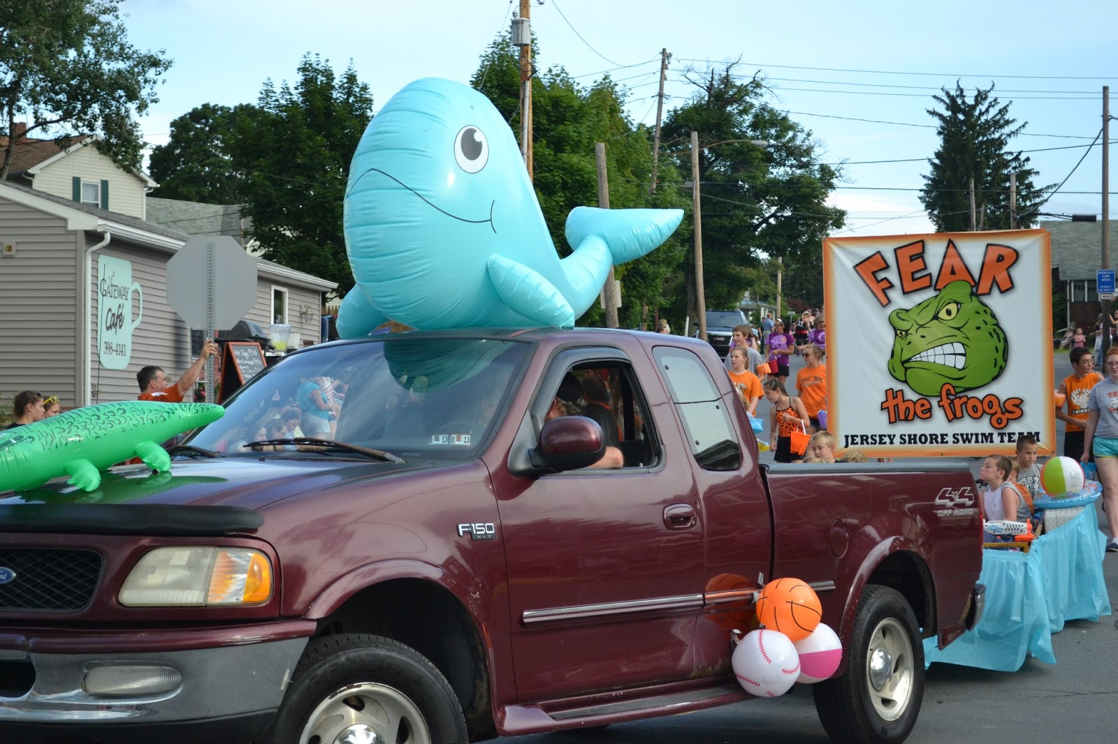 Jersey Shore (PA) Swim Jersey Shore Swimmers In Town Meeting Parade