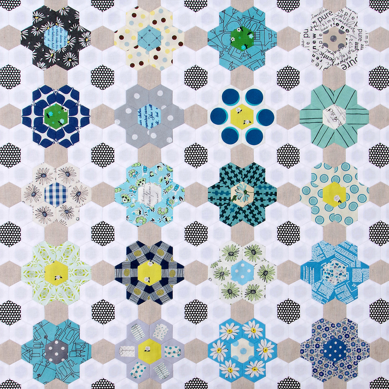 B is for Blues ~ A Hexagon Quilt | Part 2  © Red Pepper Quilts 2018 #englishpaperpiecing #redpepperquilts #hexagonquilt