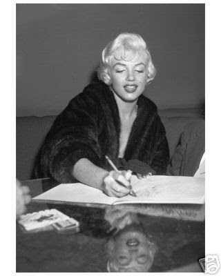 Marilyn Monroe's Autograph: Evolution and Timeline