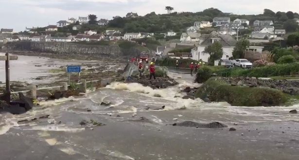 The ig Wobble - it just doesn't slow down Floods-in-Coverack-Cornwall