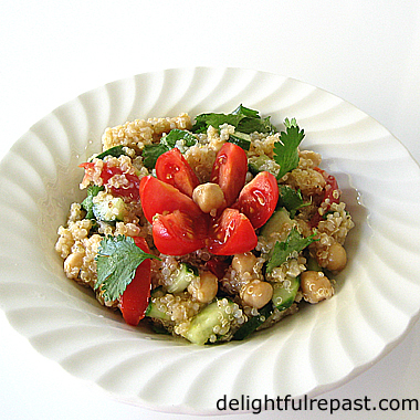Quinoa Chickpea Salad / www.delightfulrepast.com