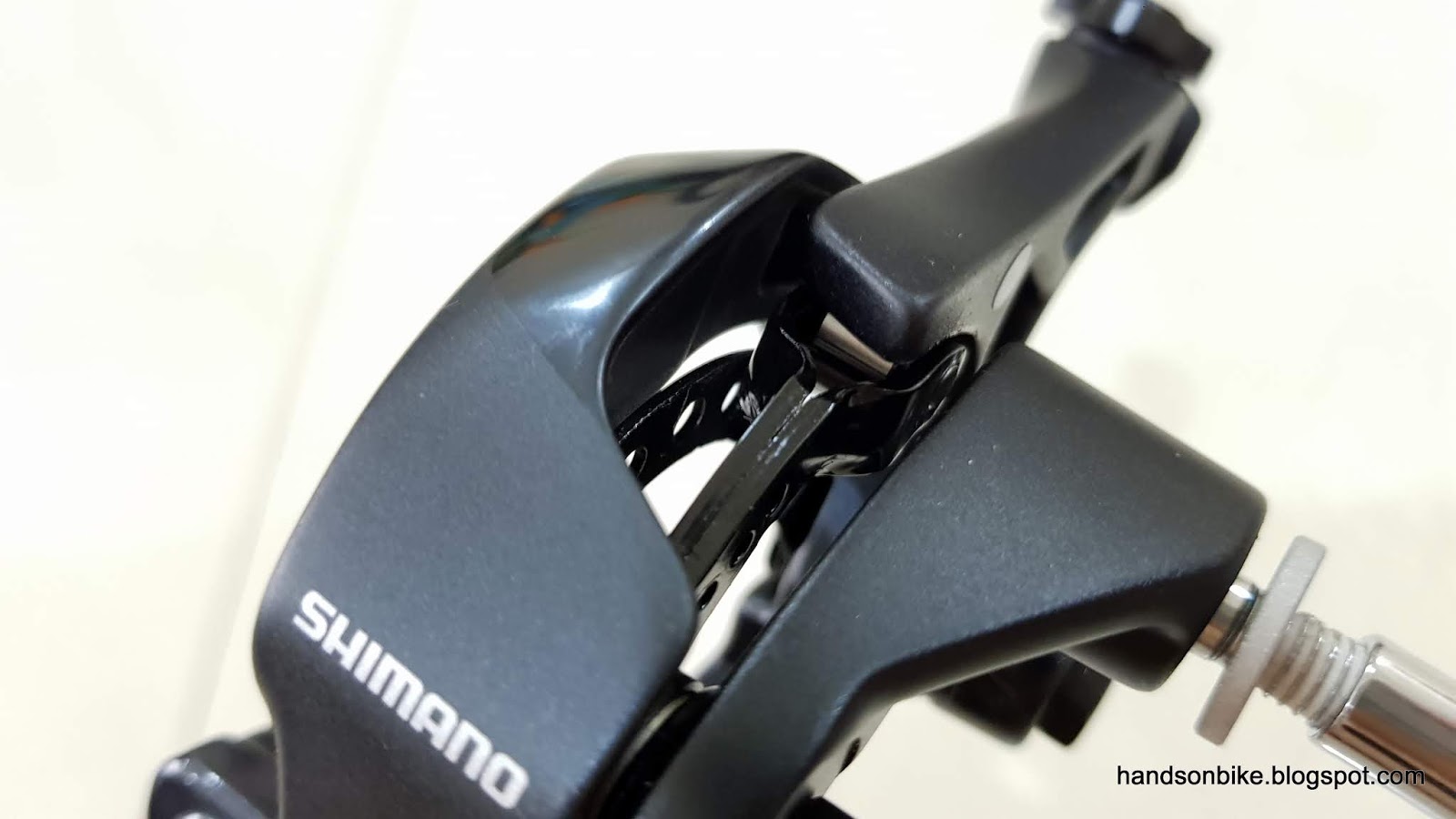 Hands On Bike Shimano Ultegra R8000 vs 6800 Brake Calipers
