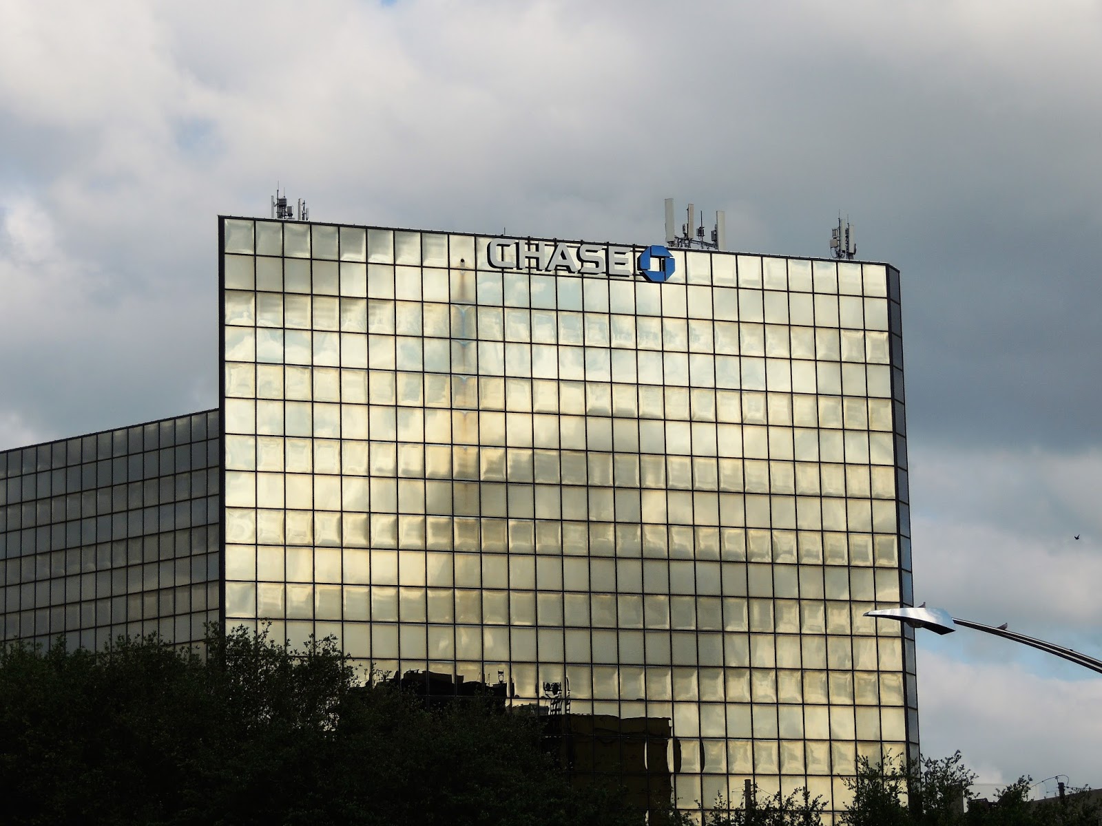 Houston Banking & Finance in Pics CHASE BANK at 5177 Richmond Ave, Houston, TX 77056