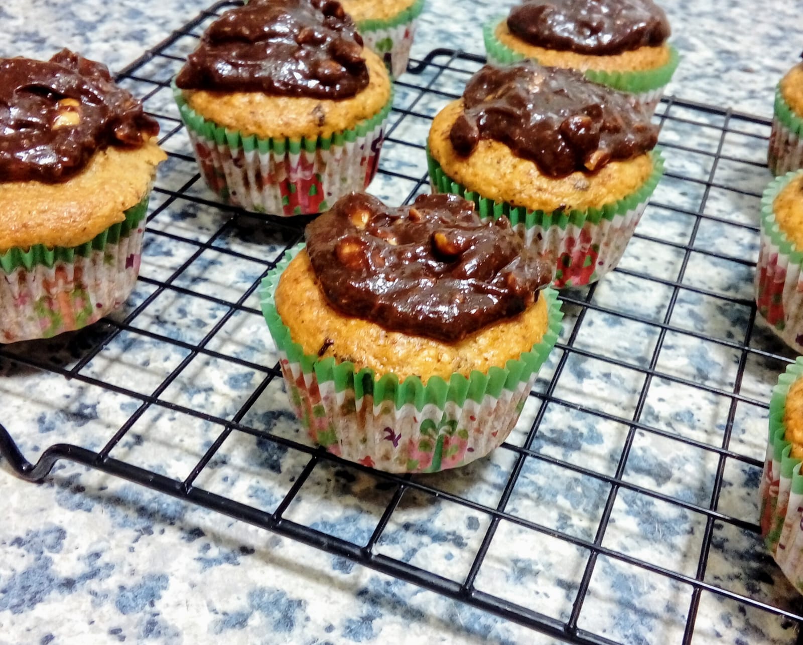 LA MANZANA VERDE MUFFINS DE PLATANO Y CACAHUETE CON CHOCOLATE