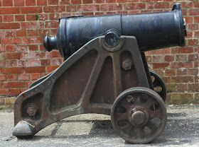 Dawlish Chronicles : Carronades at Fort Nelson help visitors touch Jack ...