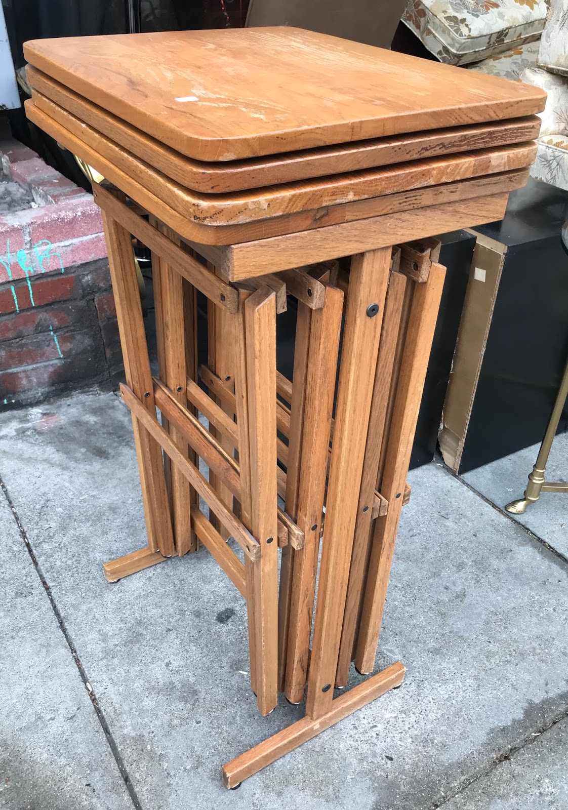 UHURU FURNITURE & COLLECTIBLES SOLD 24037 Set of 4 Vintage Oak TV