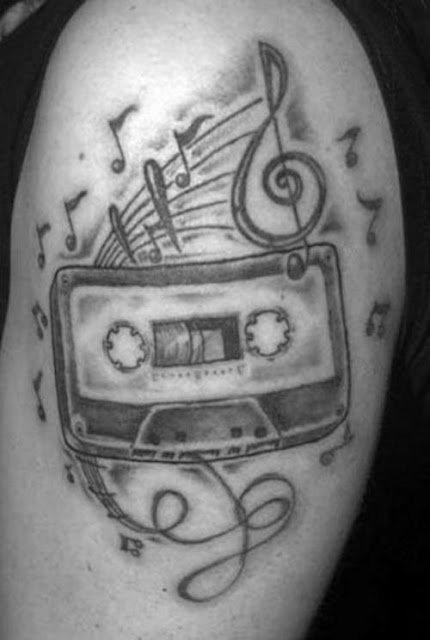 Tatuaje de Cassette y música