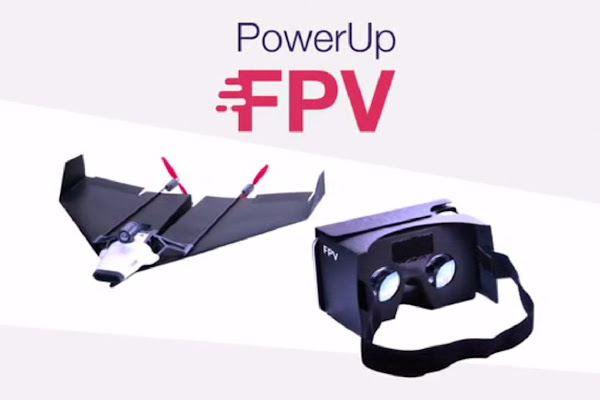 PowerUP FPV 全組含有塑膠製VR手機裝置組與遙控紙飛機+攝影鏡頭控制組一套，數位時代翻攝自 PowerUP FPV介紹影片。