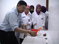 Sebagai pengajar Kultur Jaringan Tumbuhan di Universitas Muhammadiyah Surakarta