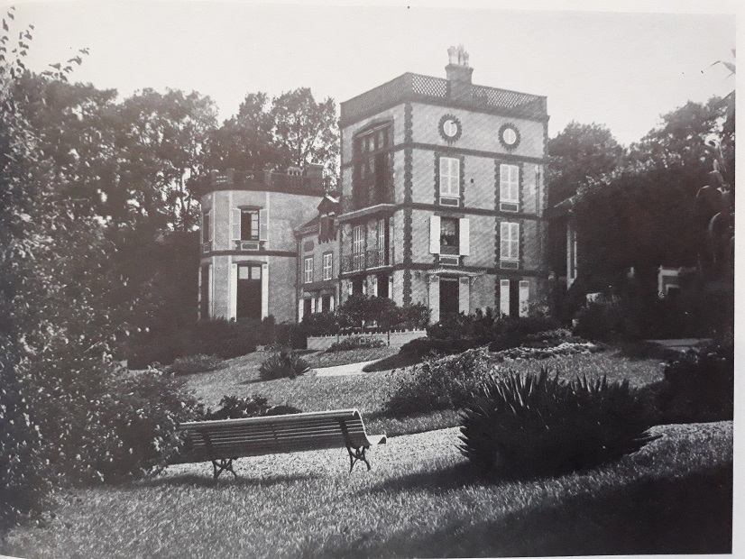 Fanda Classiclit Zola Photographer