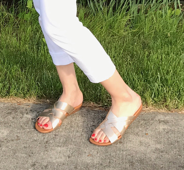 The most comfy summer sandals ever - The Midlife Fashionista