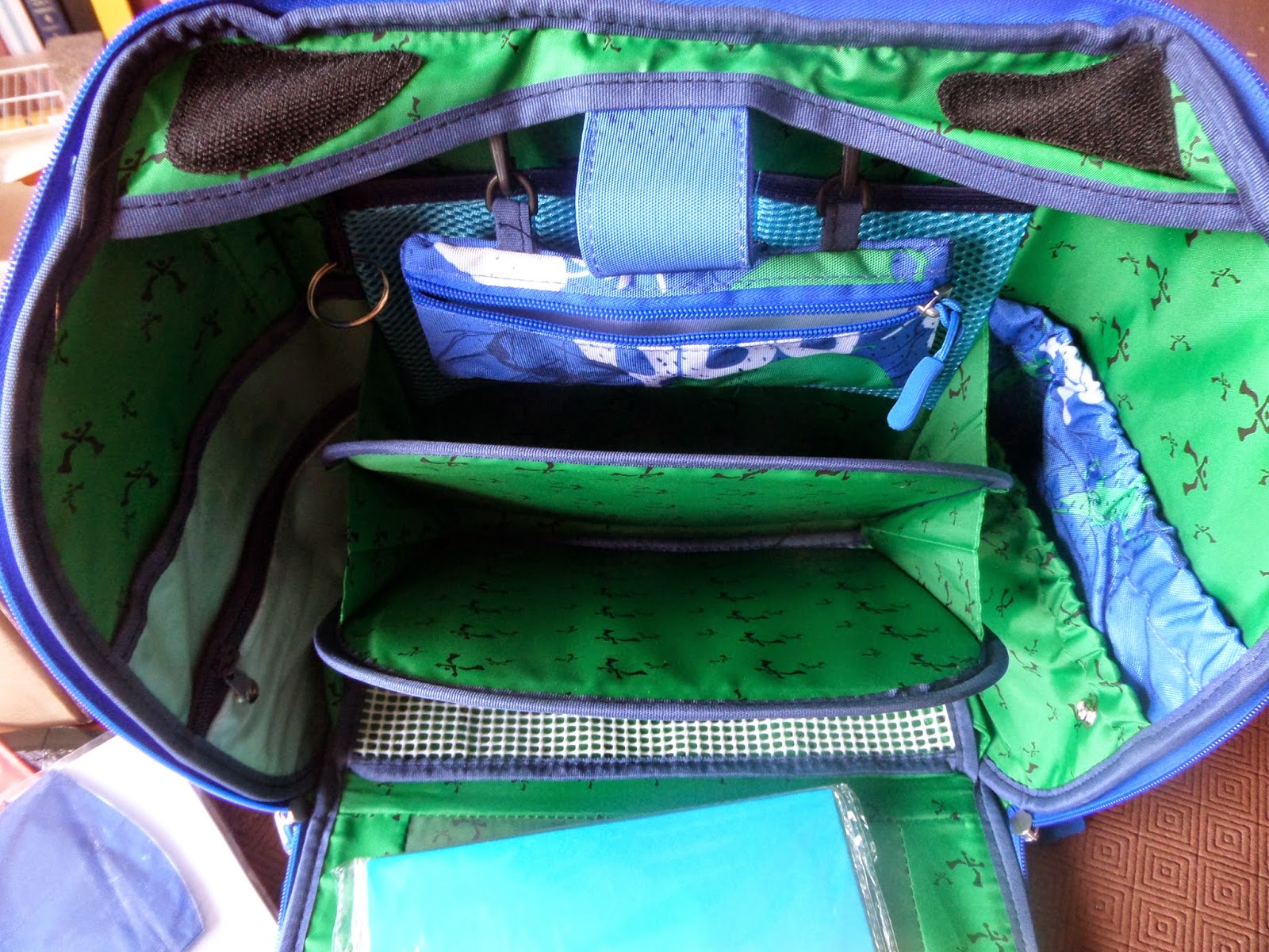 Madhouse Family Reviews Yuu Bag review