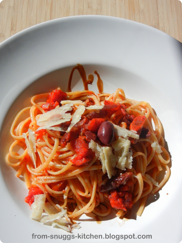 Spaghetti mit Tomaten &amp; Oliven - From-Snuggs-Kitchen