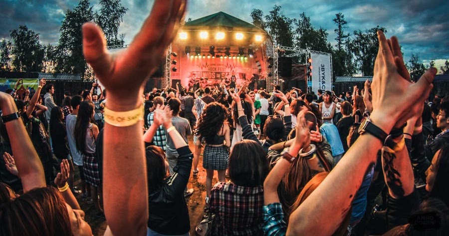 Rock 5. Фестиваль крылья в тушино. Рок фестиваль сцена для фото. 5 рок фестиваль. 5 рок фестиваль.