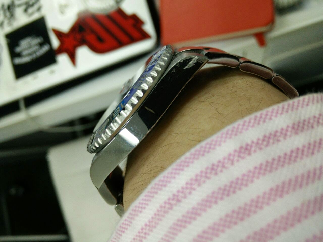 Hong Kong Watch Fever 香港發燒友 A drop of Loctite threadlocker will save