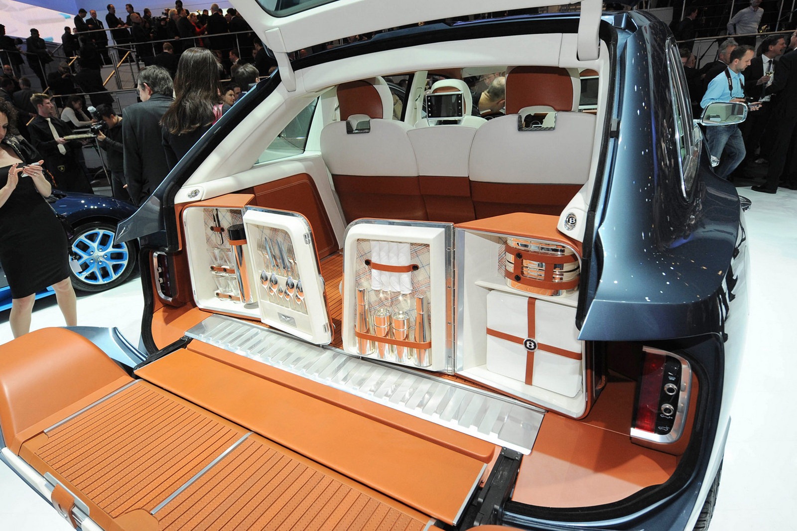 Bentley Exp 9 f салон