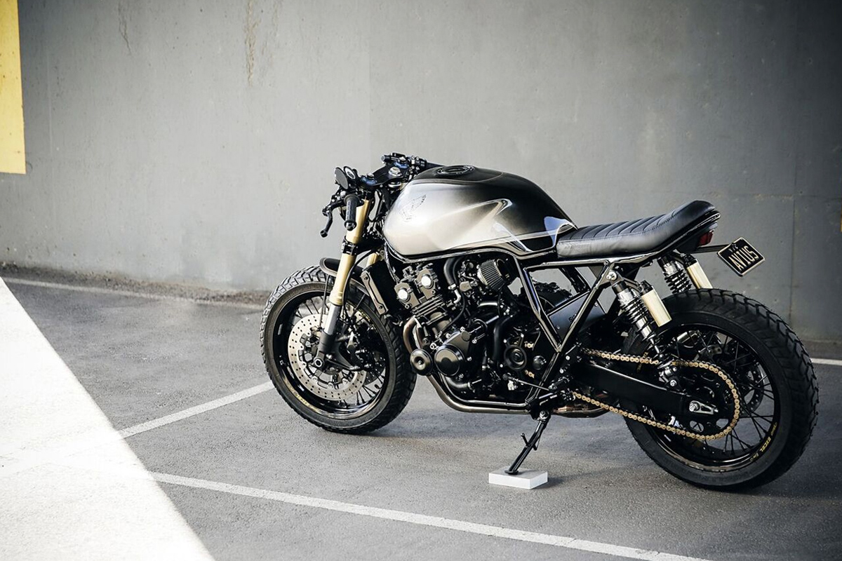 The Scout - Honda CB400 Cafe Racer | Return of the Cafe Racers