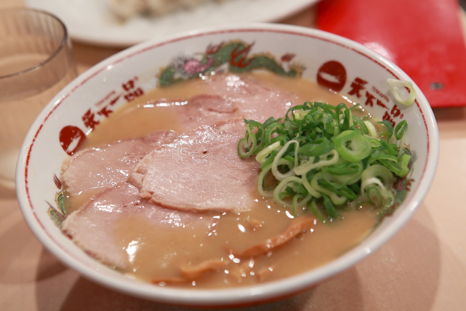 天下一品六本木店 東京都港區 濃厚白濁蔬菜雞湯拉麵 喝完酒吃上一碗暖心暖胃 小食日記