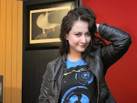 Biodata & Foto Hot Rinada Septiana