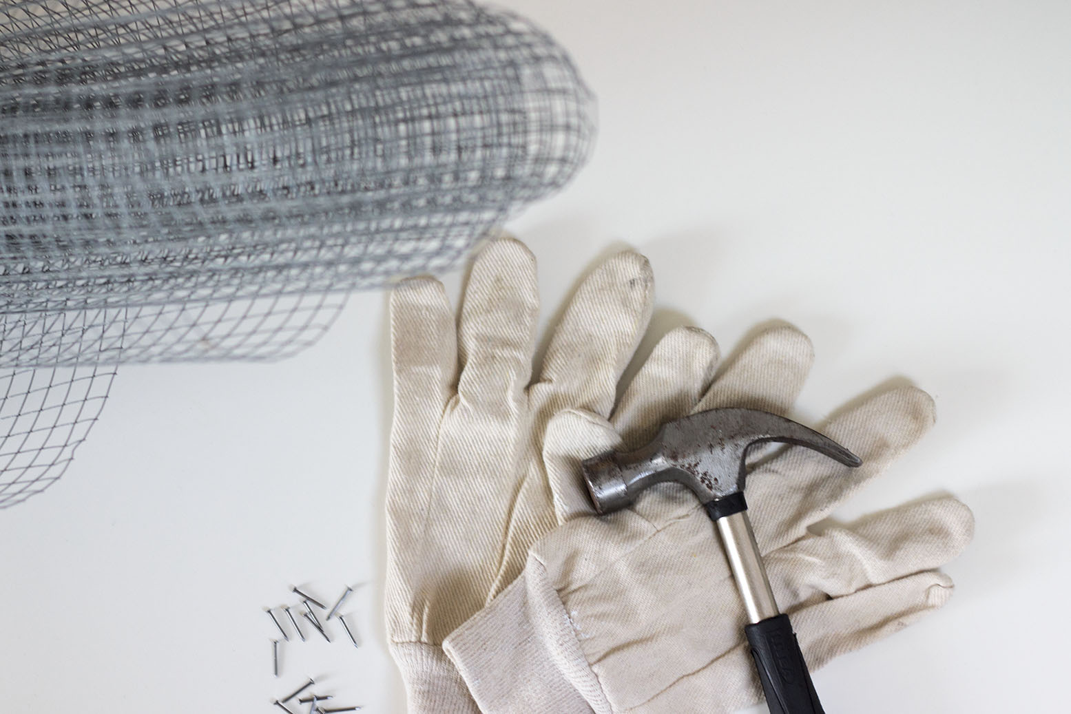 WALL WIRE GRID DISPLAY | Wit Konijn