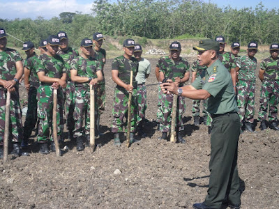 KASDIM 0725/SRAGEN PIMPIN APEL PILOT PROJECT TANAM JAGUNG DI DESA GUWOREJO