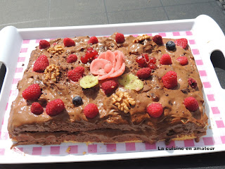 http://recettes.de/genoise-a-la-mousse-chocolat-et-framboises