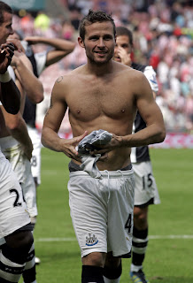 Hot Guys Nude: Soccer Bulges